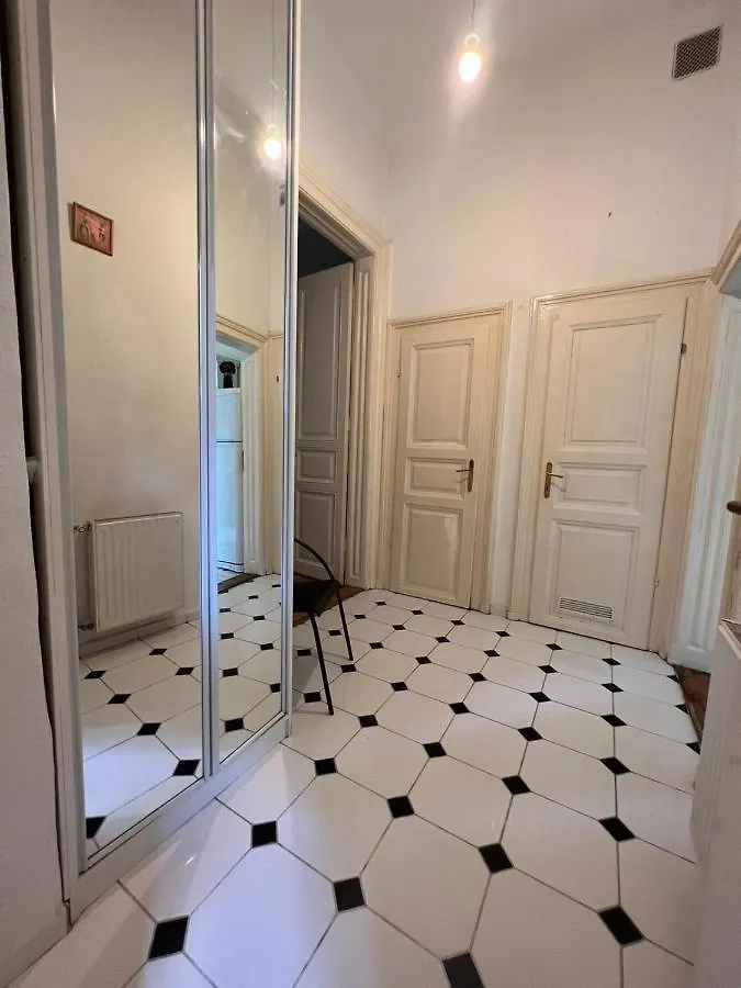 Elena Suite Budapest 0*,  Hungary